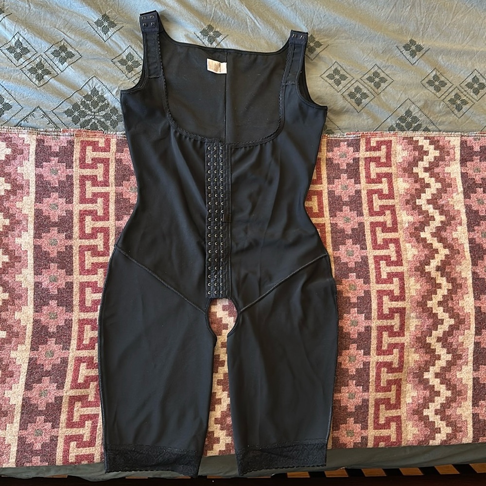 “Faja” Compressive Surgical Body Suit by Medical Z. Size Large.